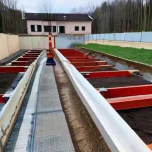 Кладка первого ряда газобетона на фундамент: отсечная гидроизоляция и идеальное выравнивание по нивелиру
